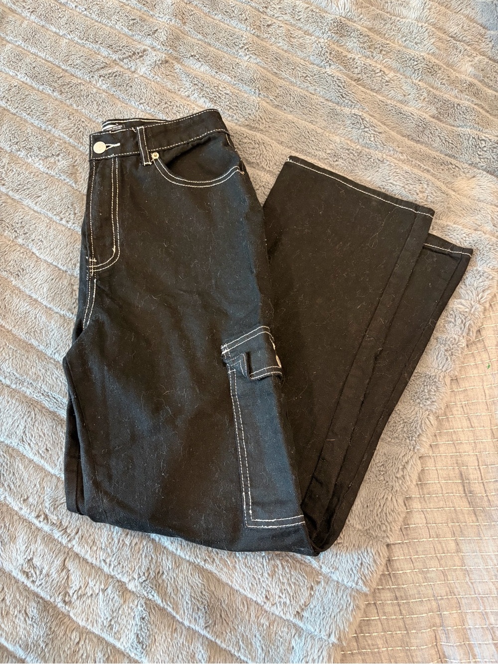 Women's Black Straight-Leg Jeans with Contrast Stitching